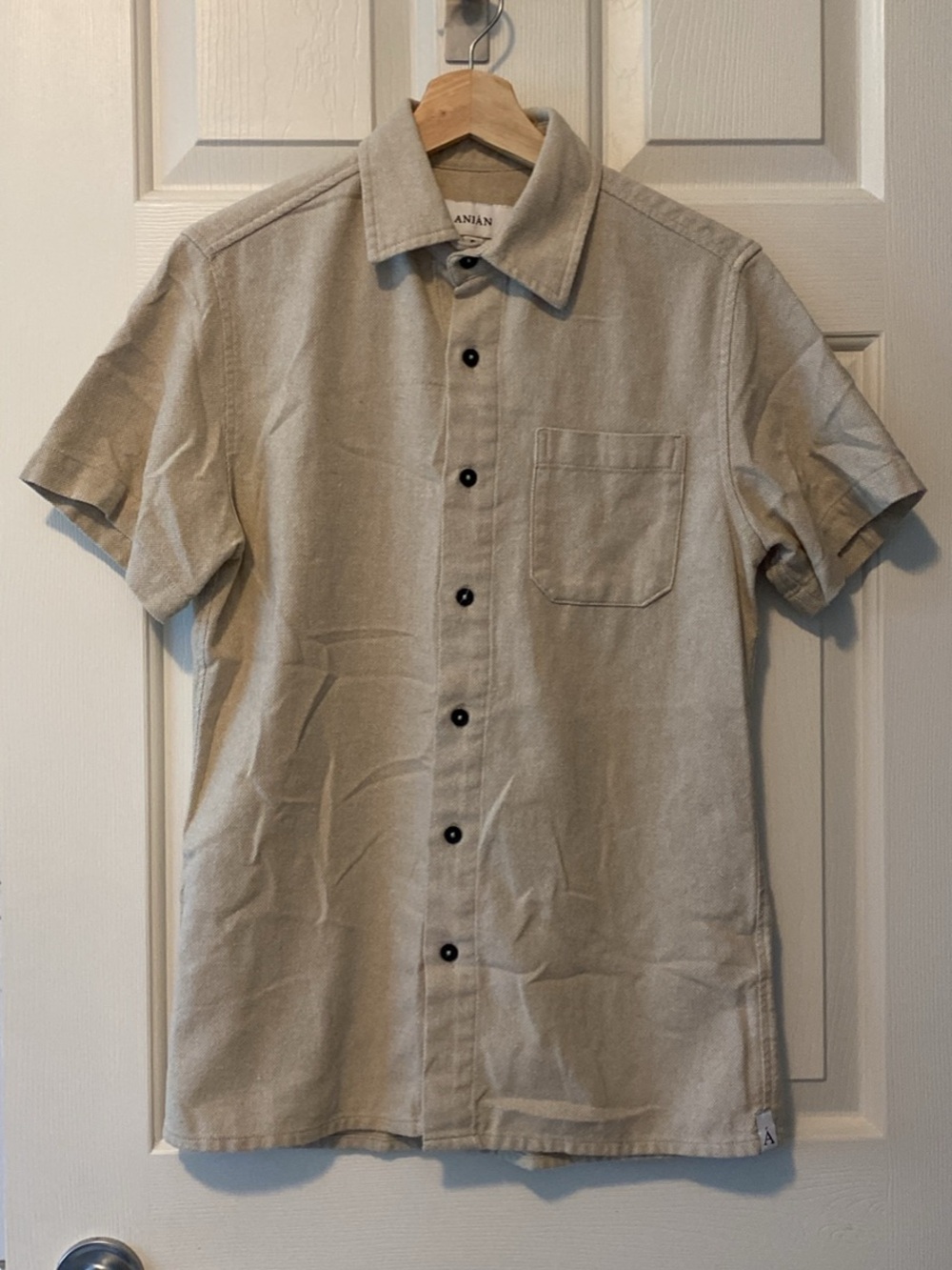 Anian Short-Sleeve Button-Down Shirt in Light Beige